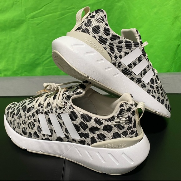 Women’s adidas swift run 22 polka dot size 7 youth women size 9 *BRAND NEW* - Picture 4 of 7